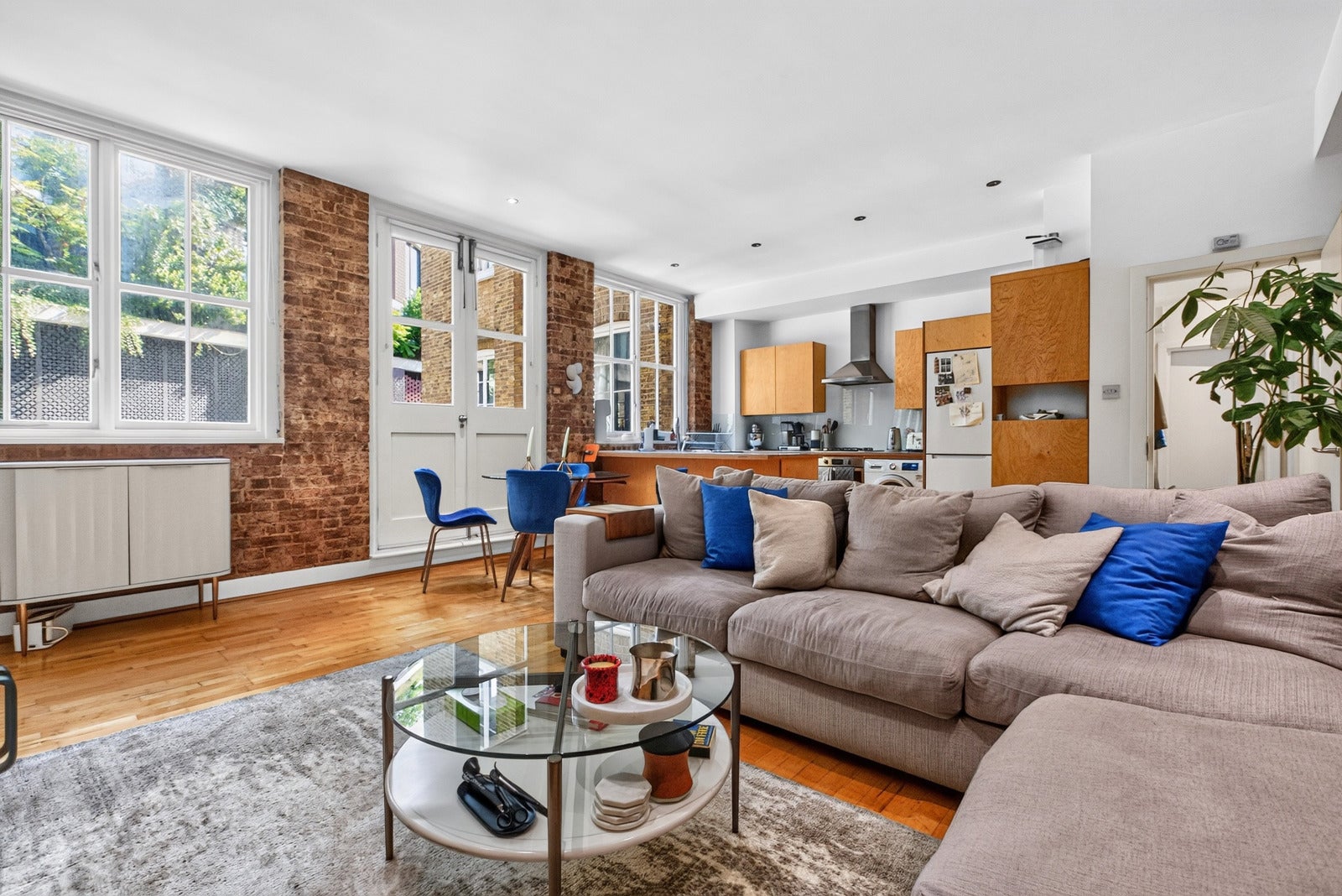 Flat Crawford Passage in Greater London