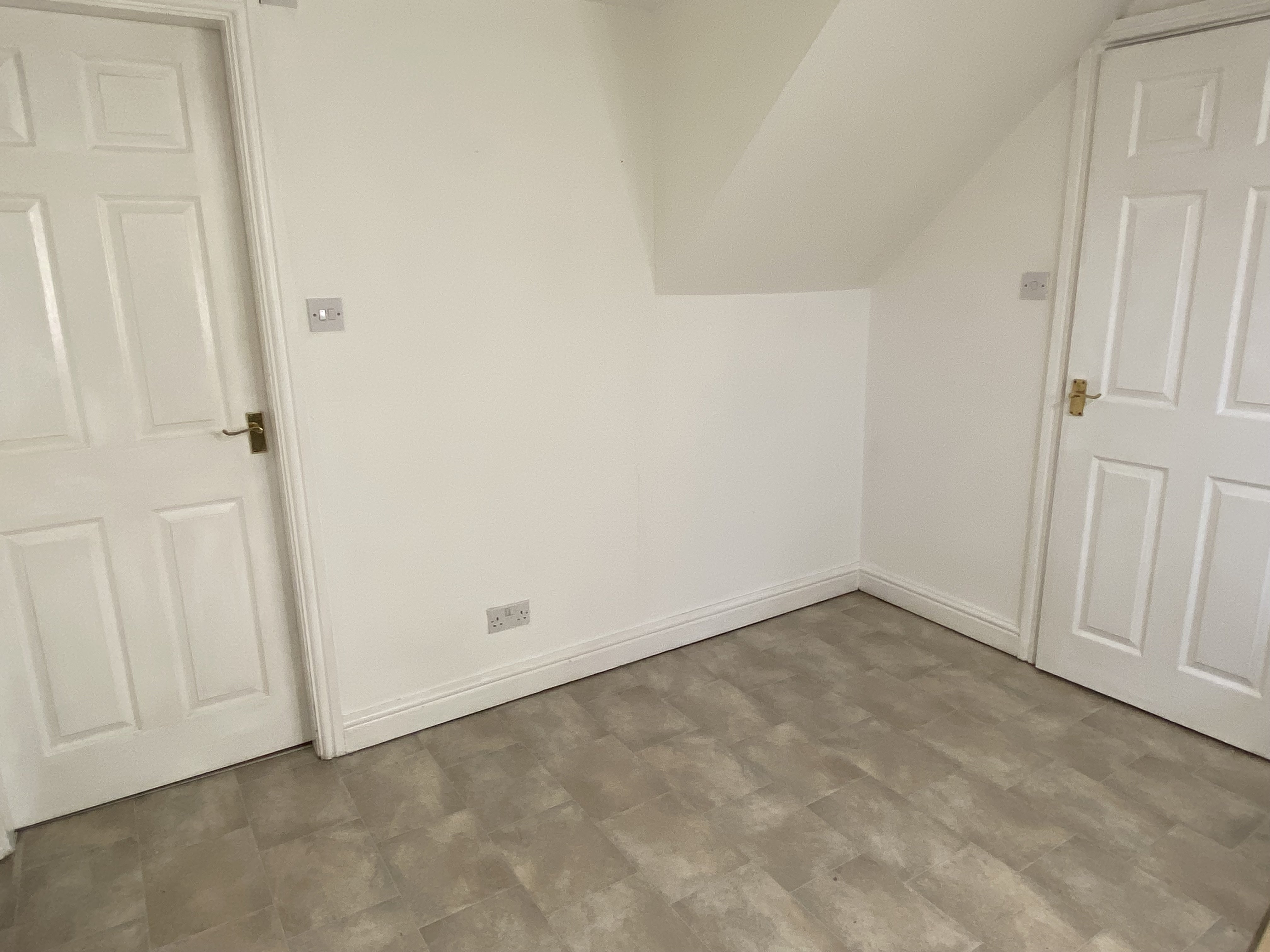 Flat Cedar Walk in Norton
