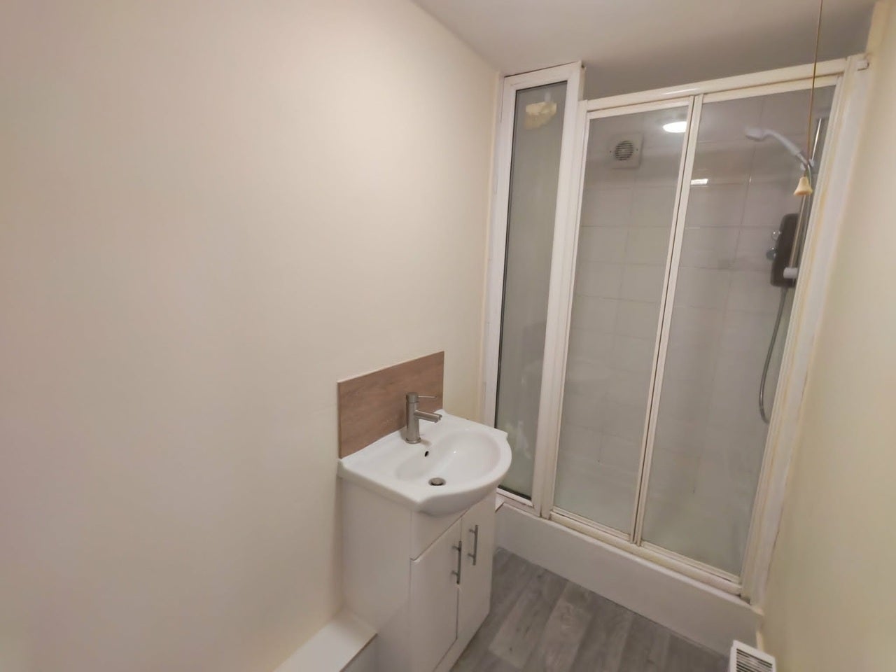 Flat Saint Michael's Road in Northampton