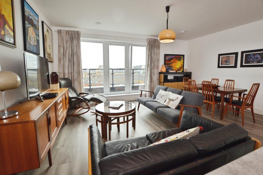 Flat Ocean Drive in City of Edinburgh