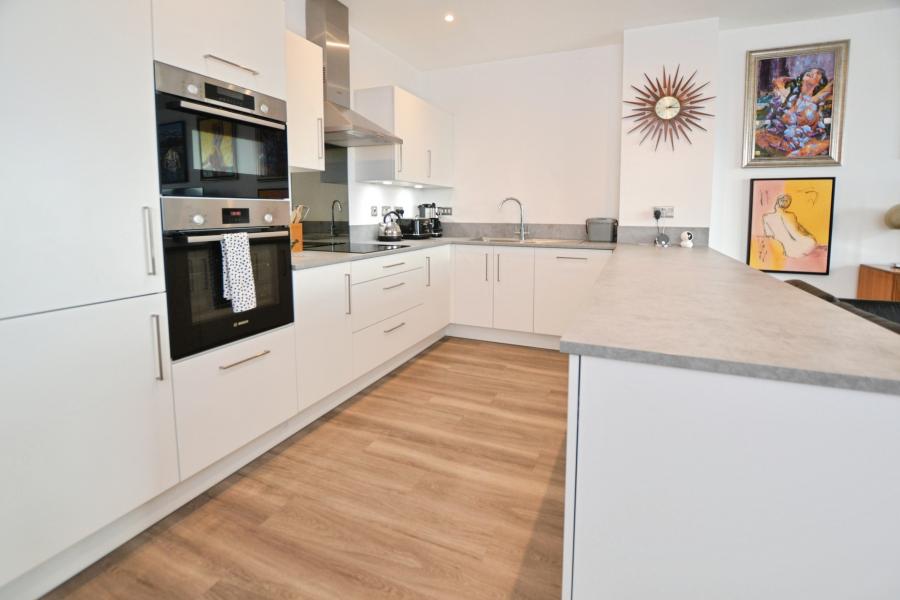 Flat Ocean Drive in City of Edinburgh