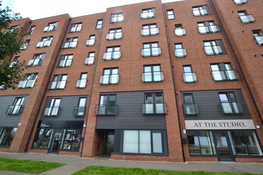 Flat Ocean Drive in City of Edinburgh