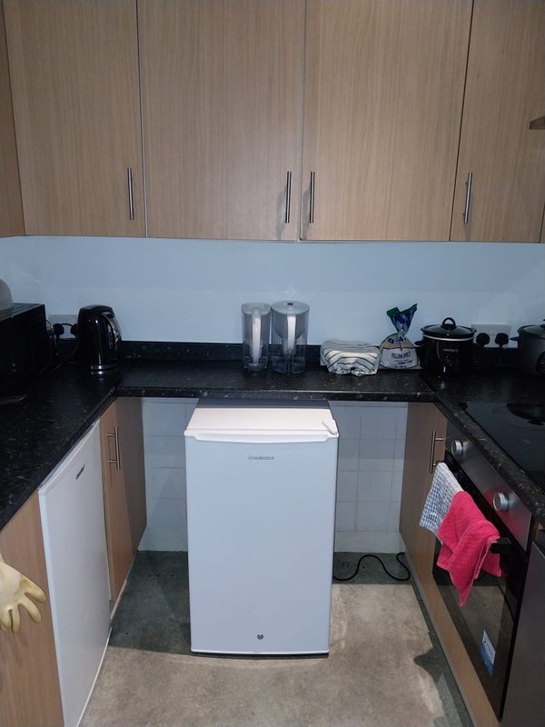 Room Long Lane in Greater London