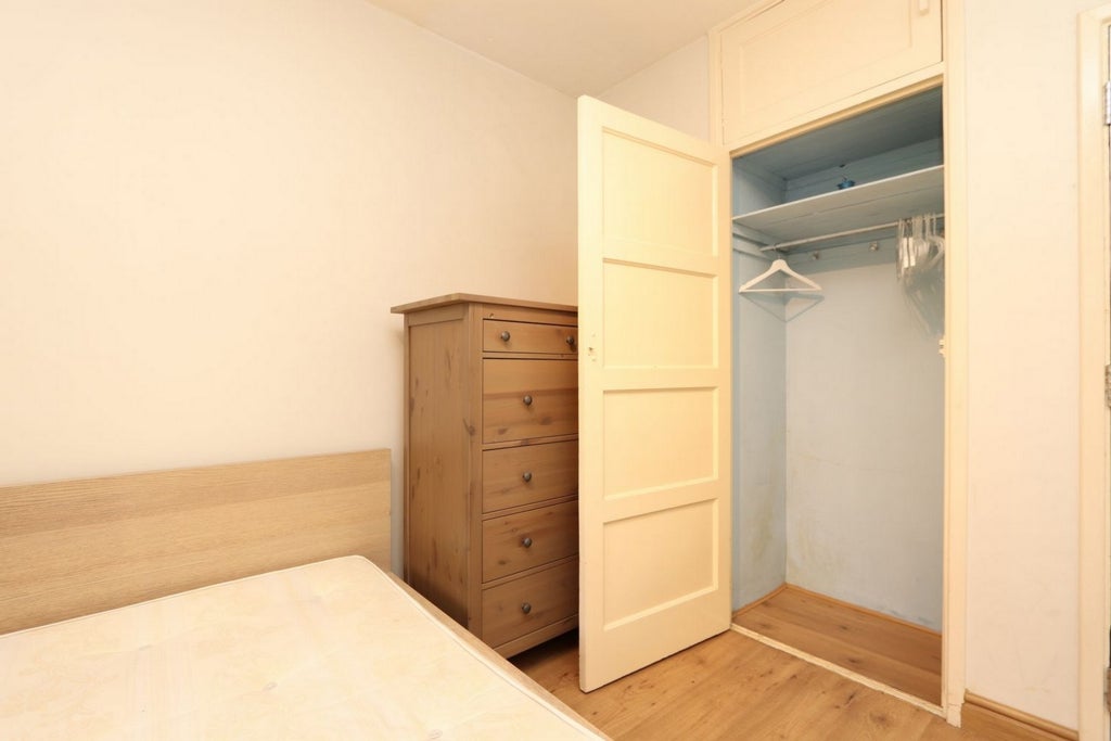 Room Globe Road in Greater London
