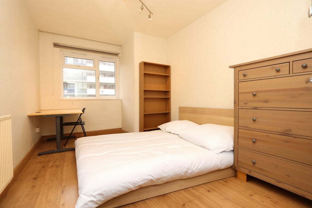Room Globe Road in Greater London