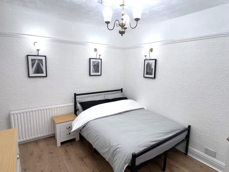 Room Priorslee Road in Priorslee Village
