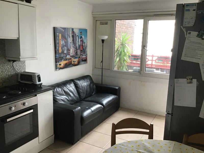Room Longshore in Greater London