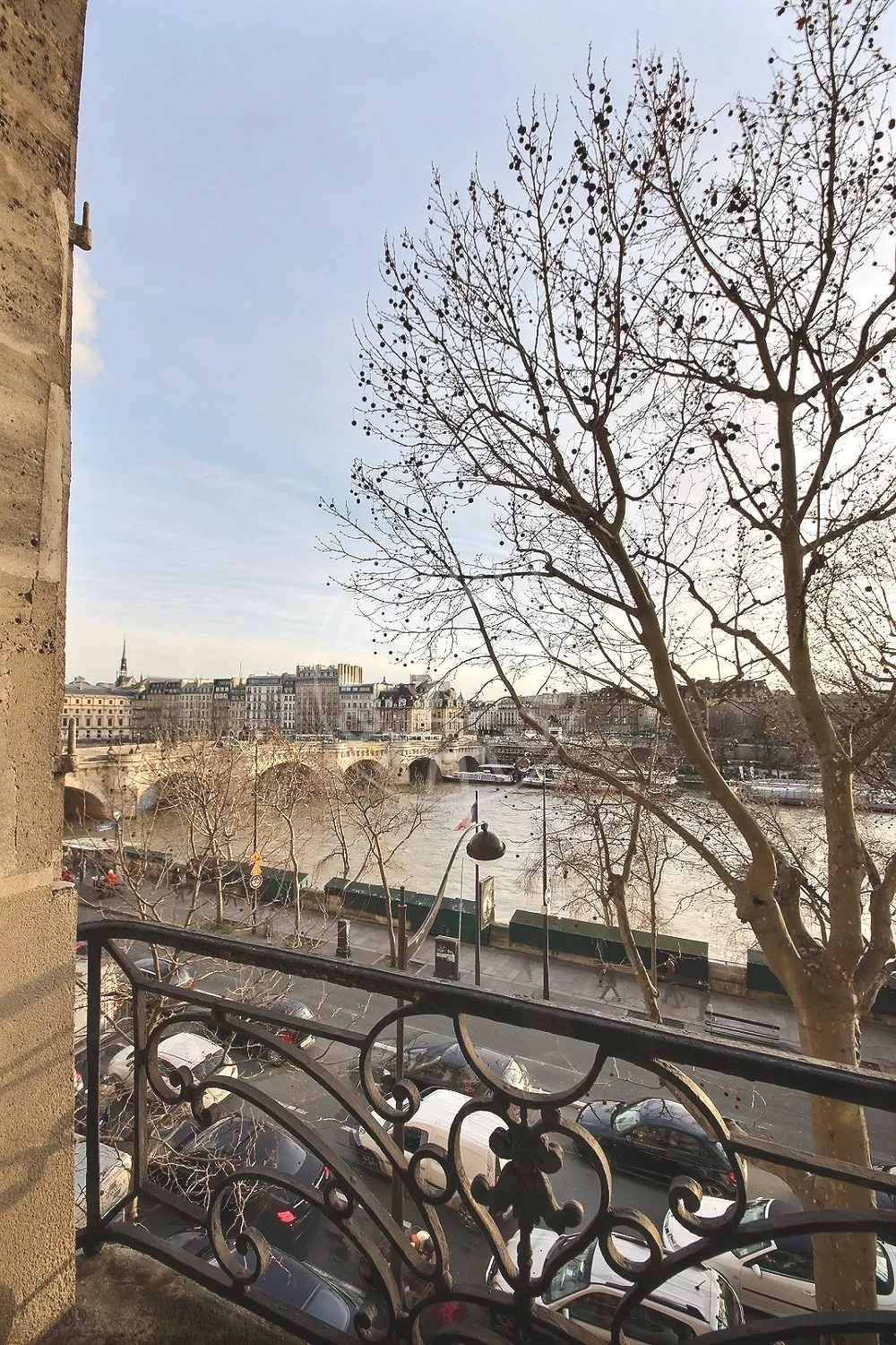 Appartement Quai du Louvre à Paris