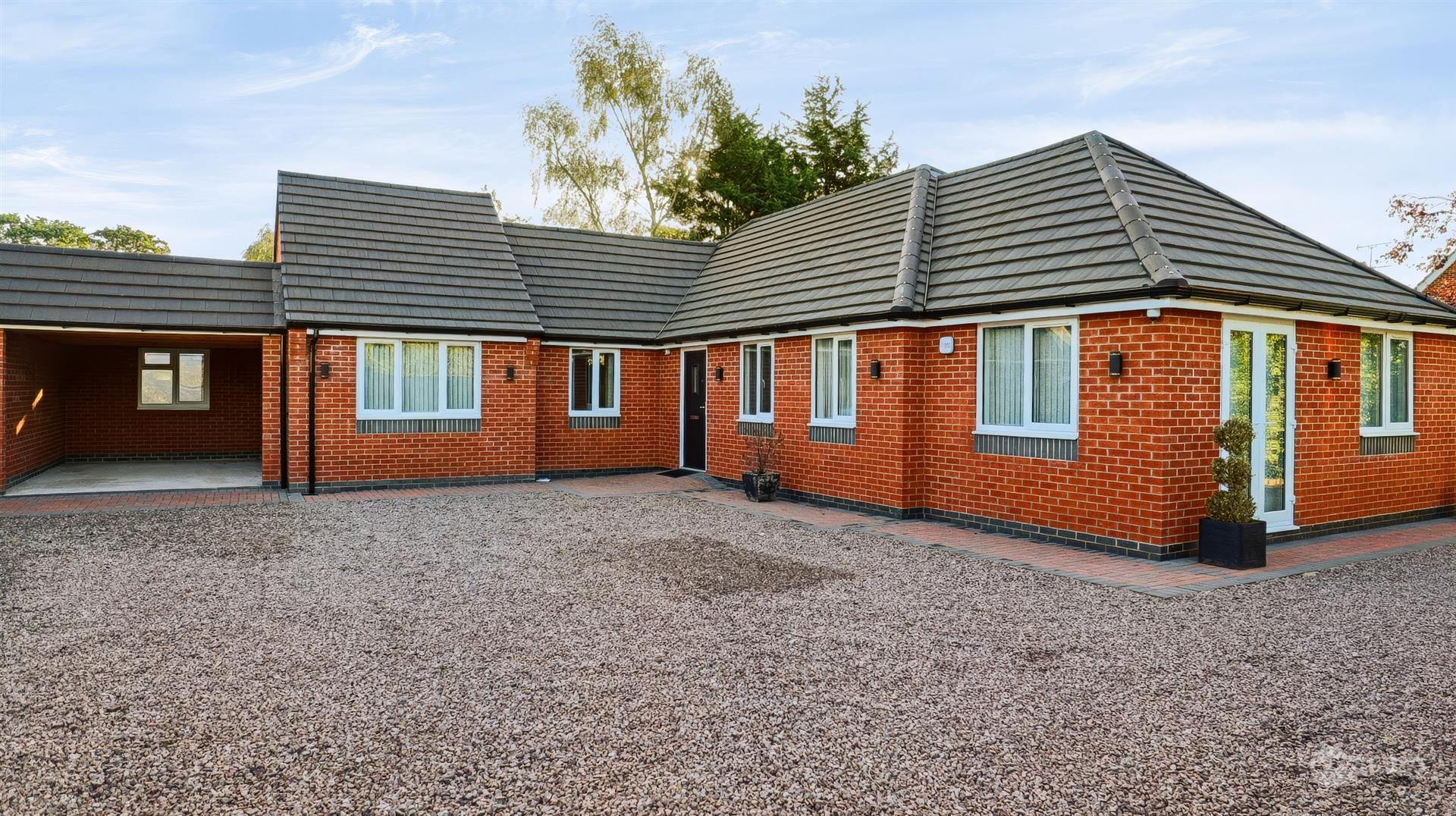 House Weston Close in Hinckley and Bosworth