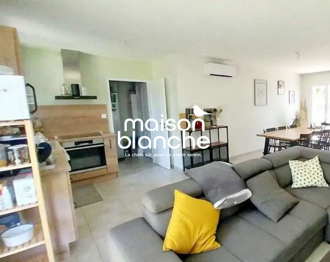 House Route de Nouet in Saint-Denis-de-Pile
