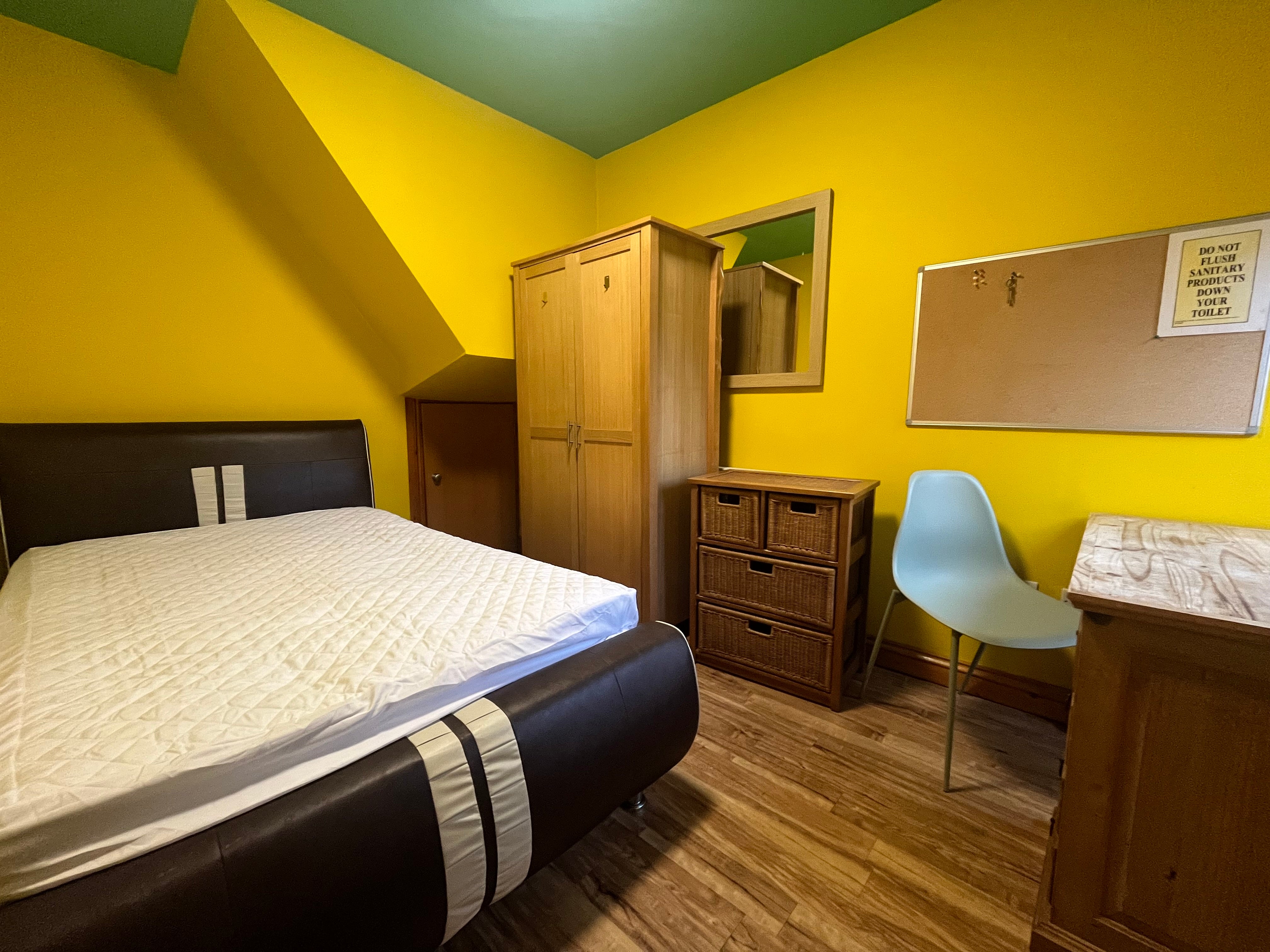 Room Coronation Road in Birmingham