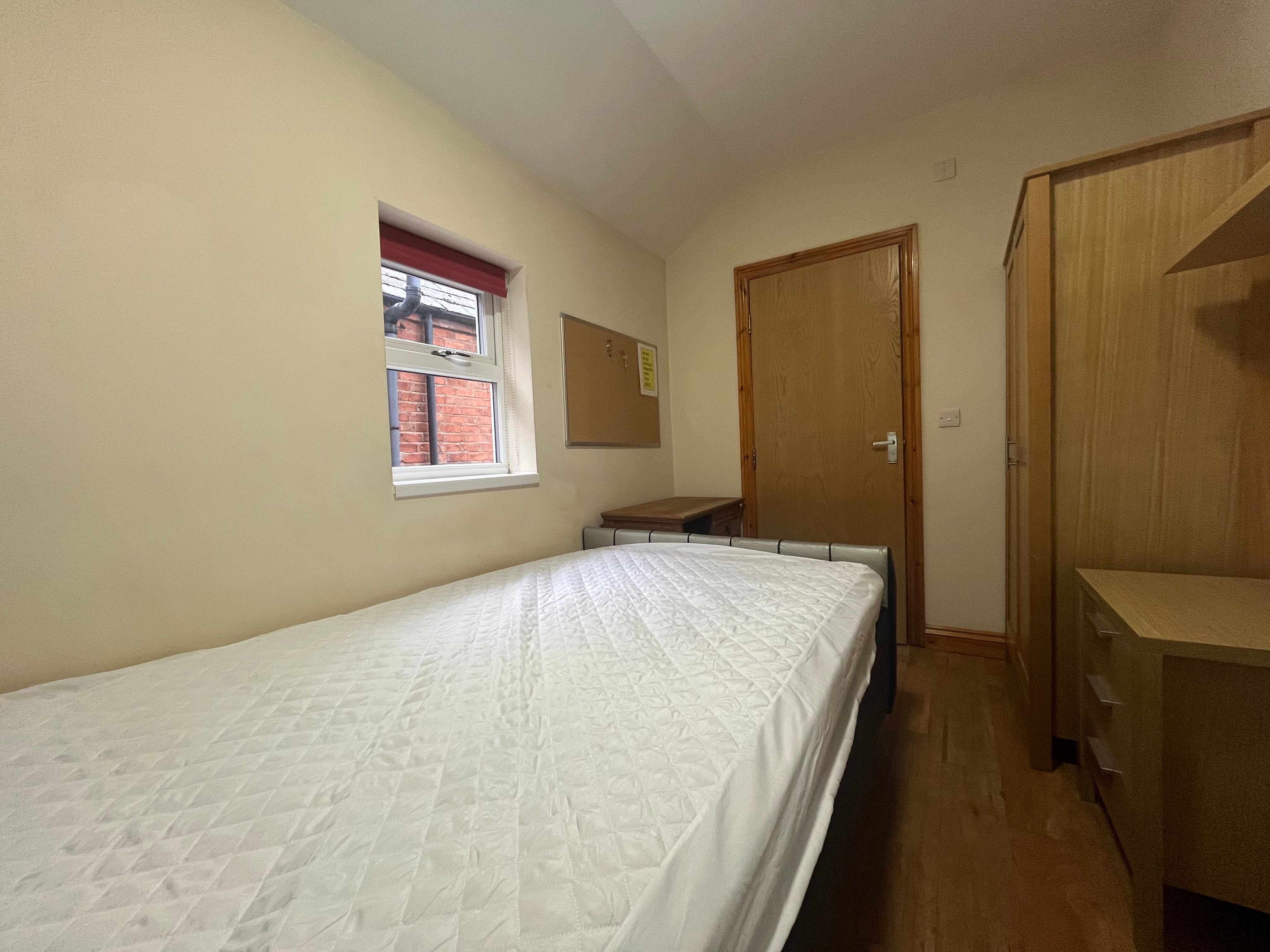 Room Coronation Road in Birmingham