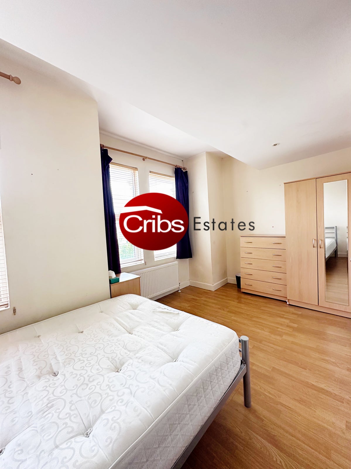 Room Hartfield Road in Greater London
