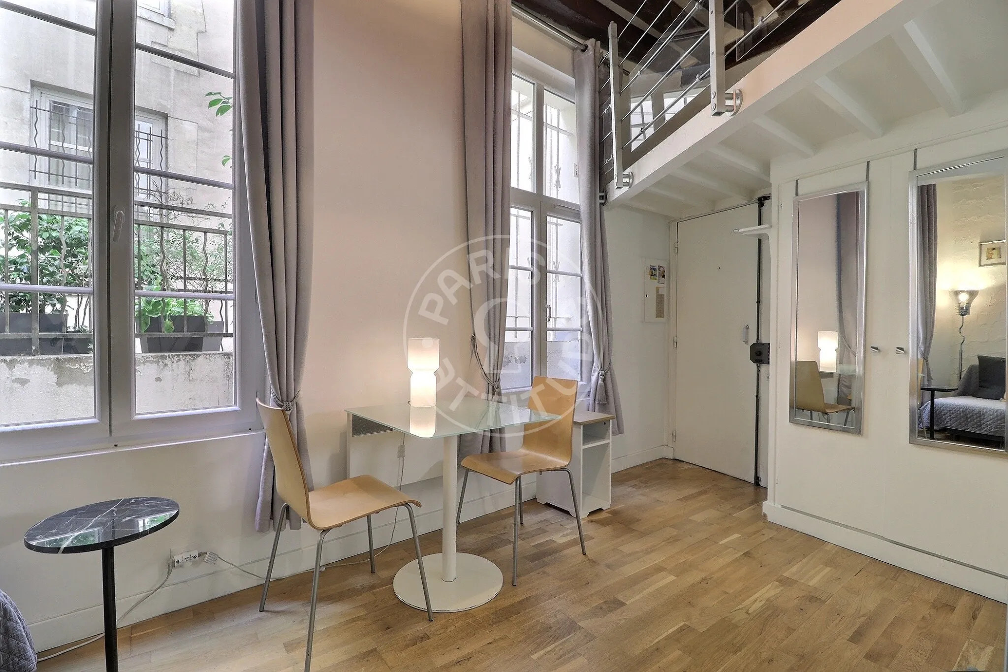 Flat Rue de Buci in Paris