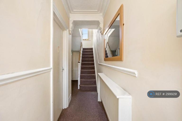 Room Princes Road in Brighton