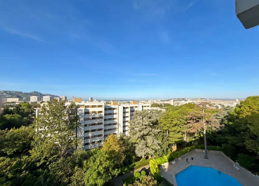 Flat Avenue Campagne Berger in Marseille