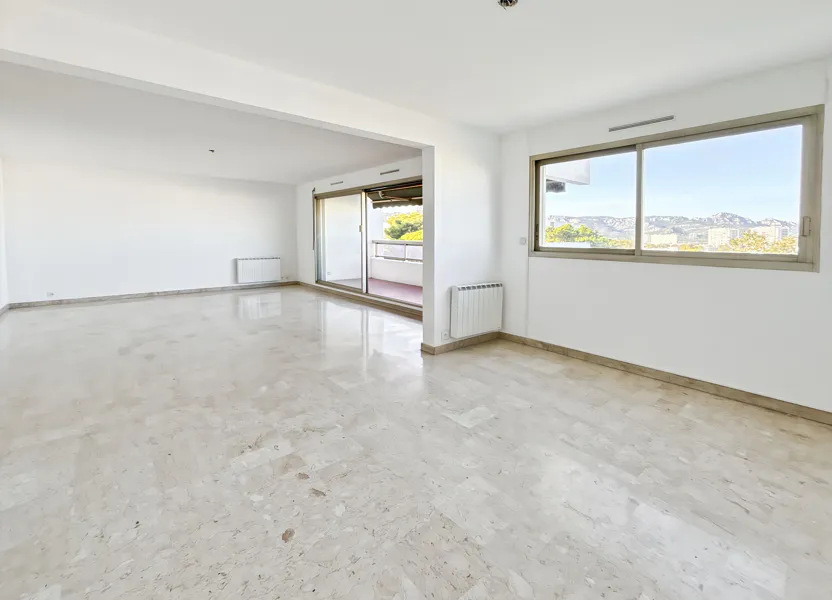 Flat Avenue Campagne Berger in Marseille