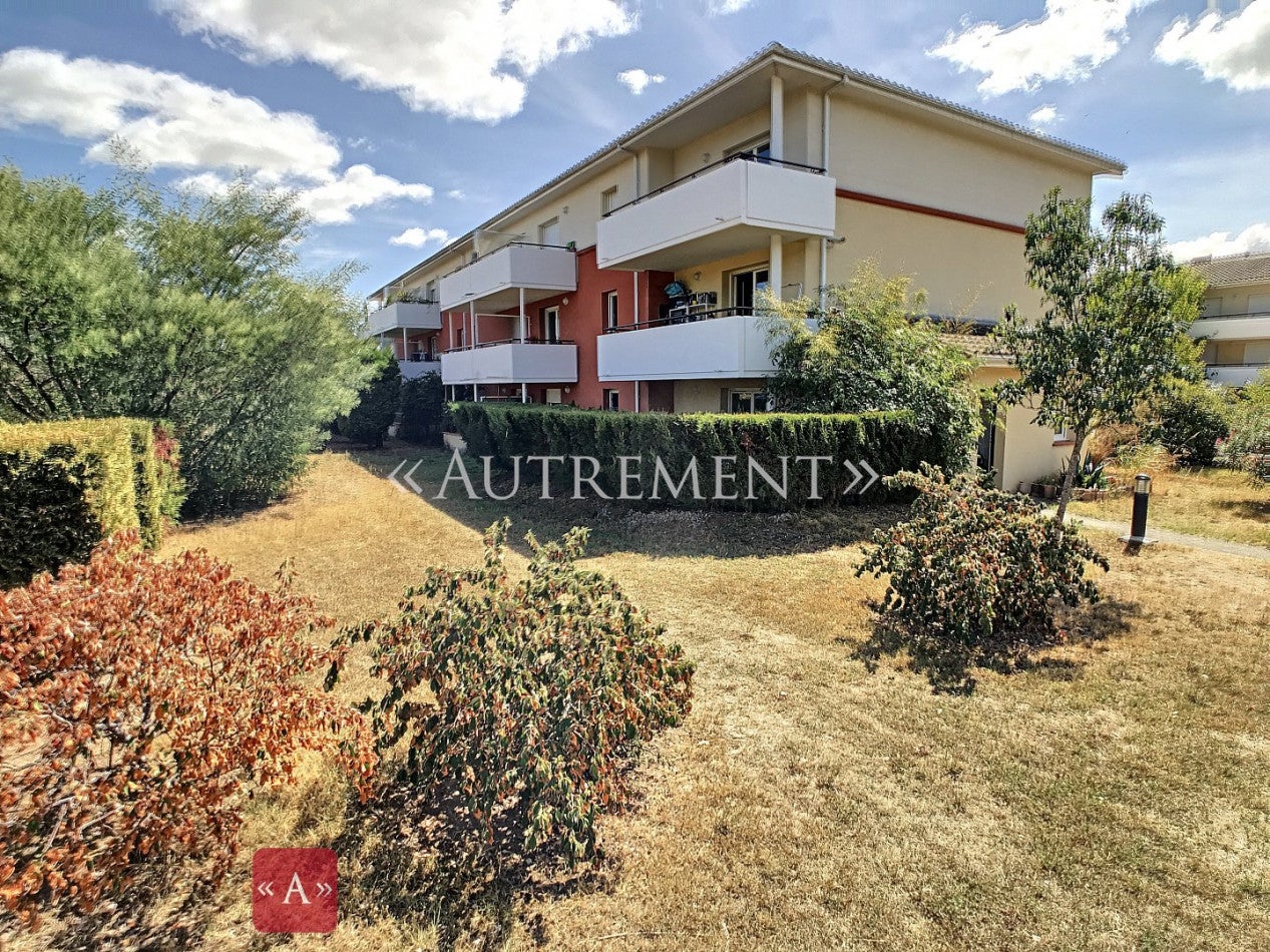 Appartement Place du Souvenir à Bessières