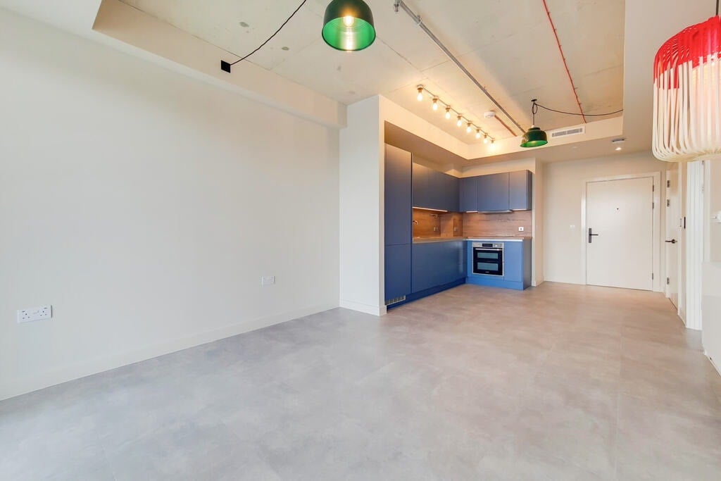 Flat First Way in Greater London
