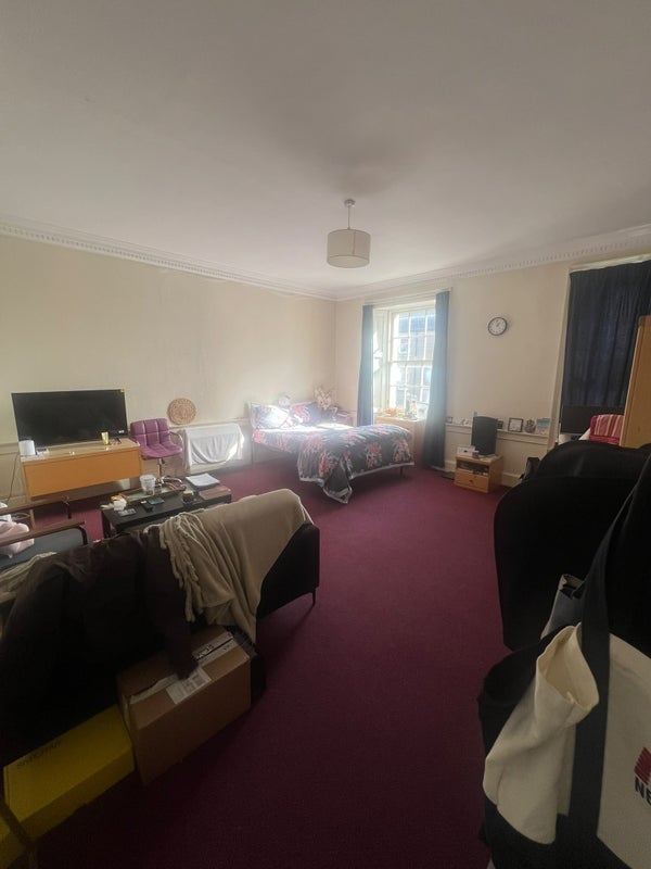 Room West Nicolson Street in City of Edinburgh