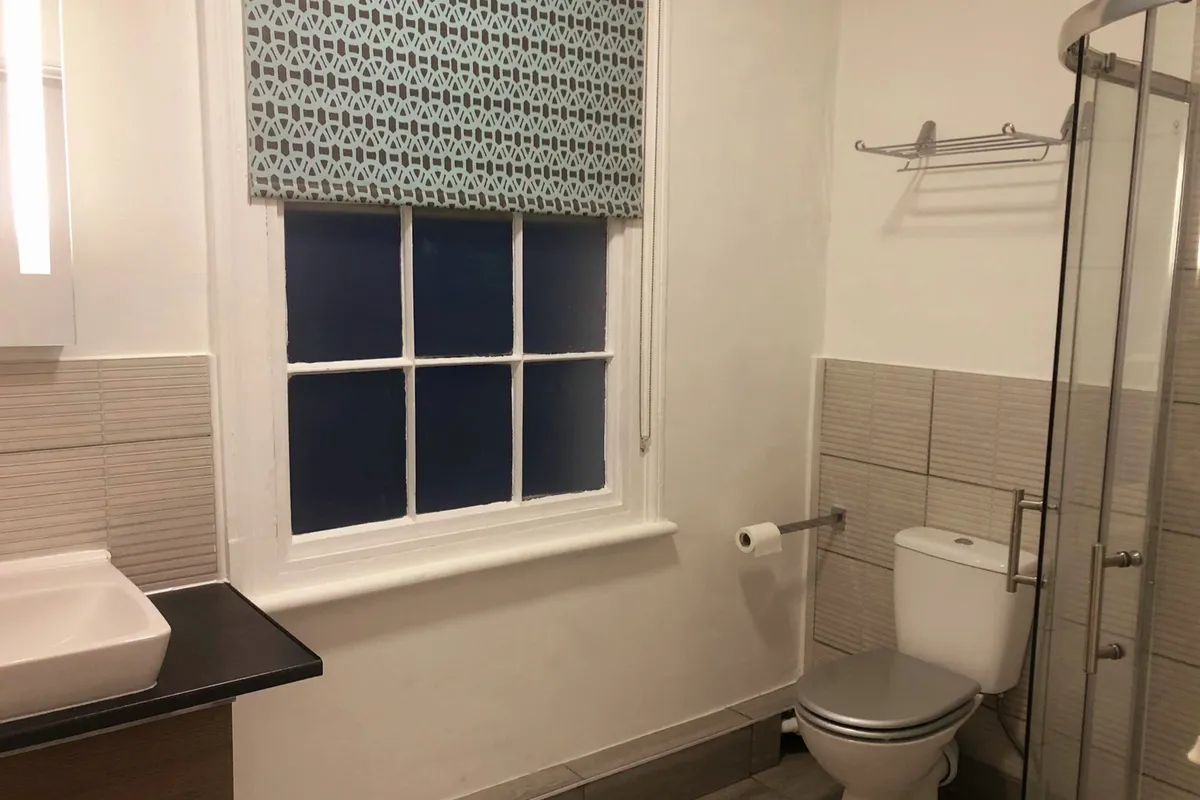 Flat Berrylands Road in Greater London