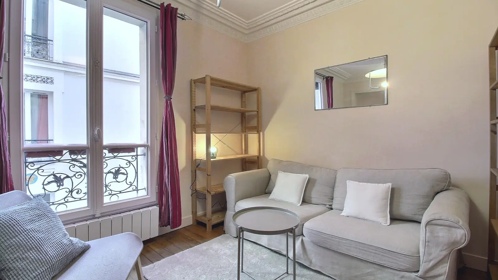 Flat Rue Baron in Paris