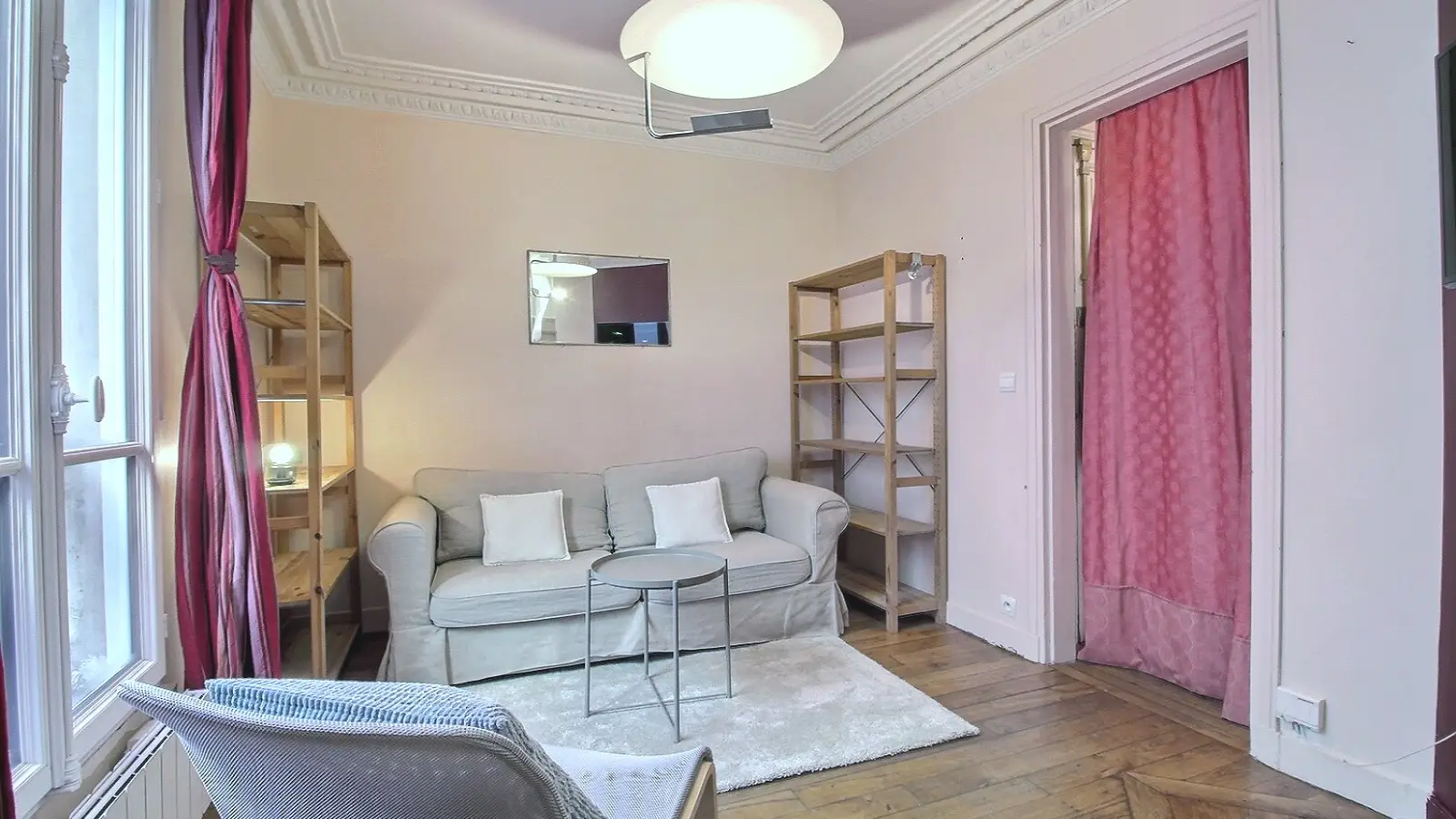 Flat Rue Baron in Paris