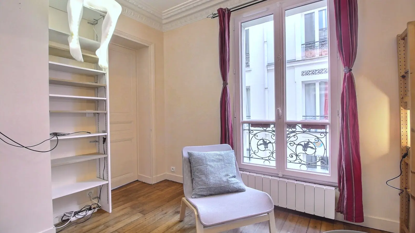 Flat Rue Baron in Paris