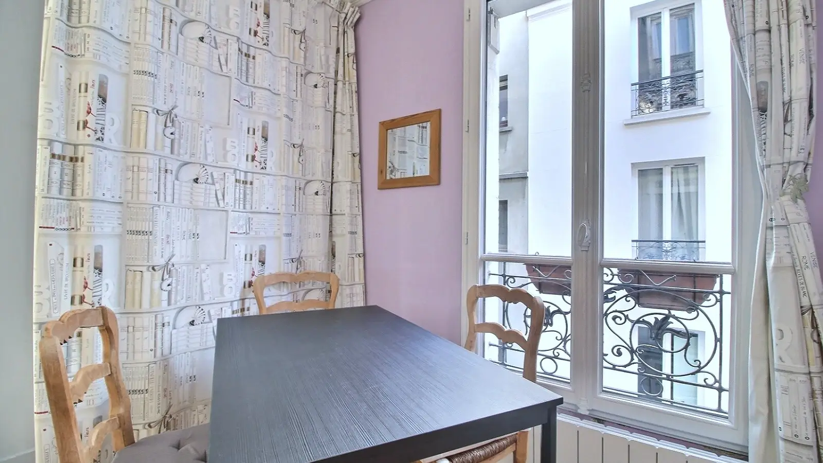Flat Rue Baron in Paris