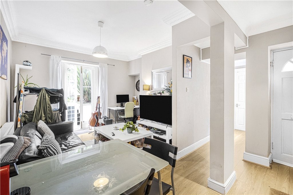 Flat South Lambeth Road in Greater London