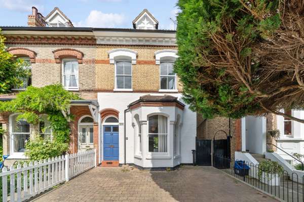 House Rosemont Road in Greater London