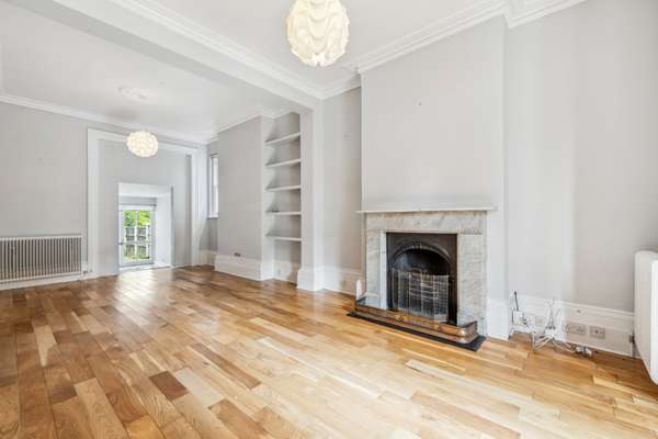 House Rosemont Road in Greater London