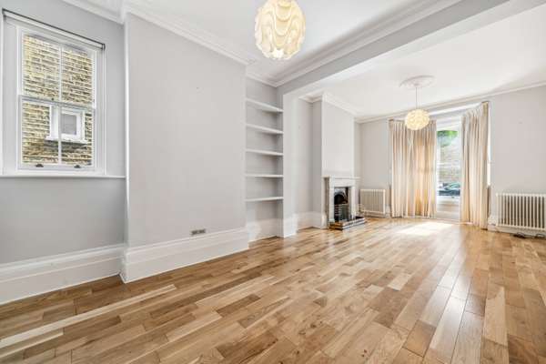 House Rosemont Road in Greater London