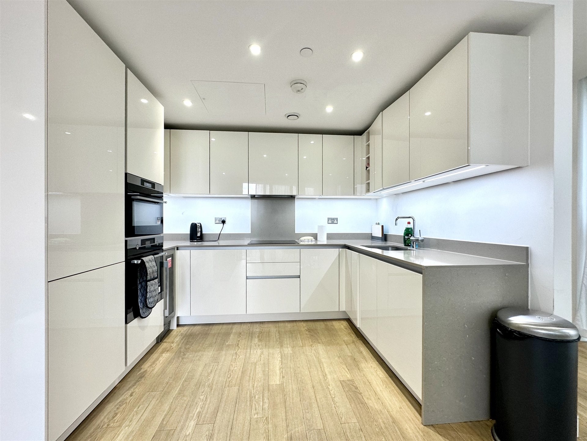 Flat Wandsworth Road in Greater London