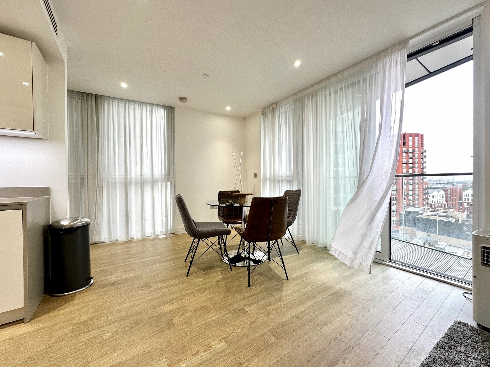 Flat Wandsworth Road in Greater London