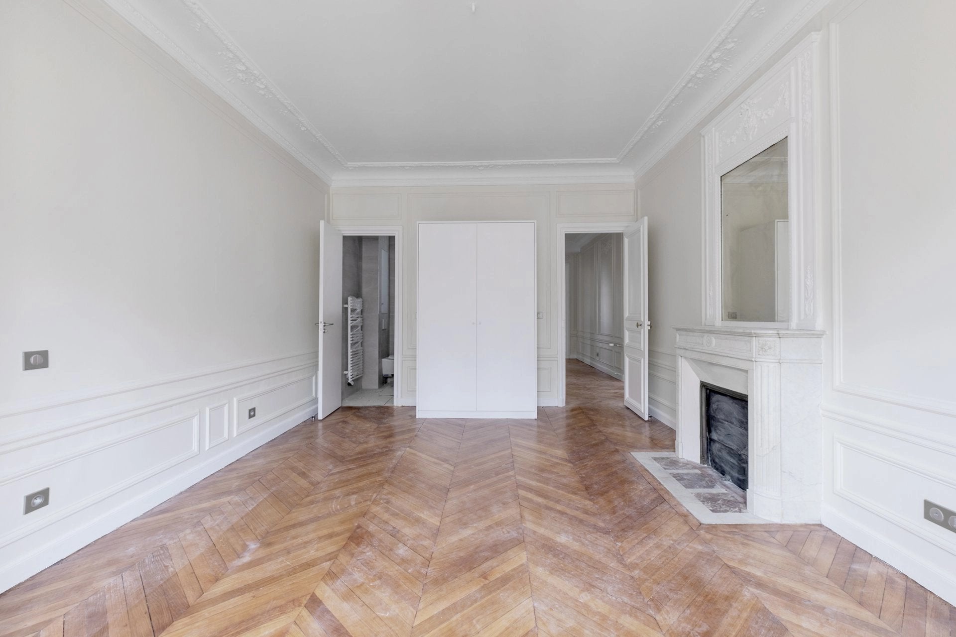 Flat Rue Anatole de la Forge in Paris
