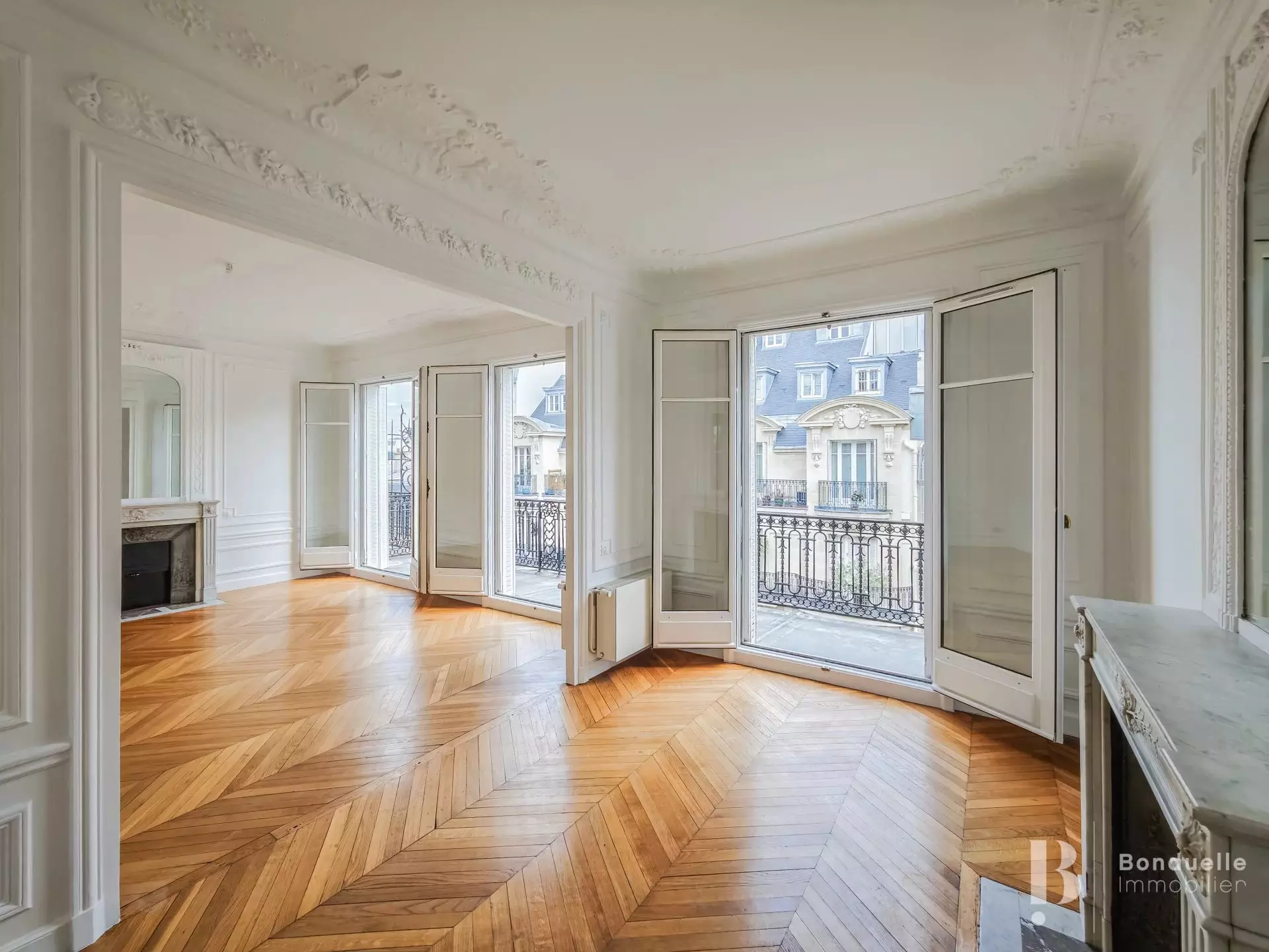Flat Rue Anatole de la Forge in Paris