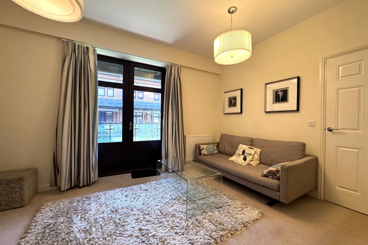 Flat Lockhart Road in Watford