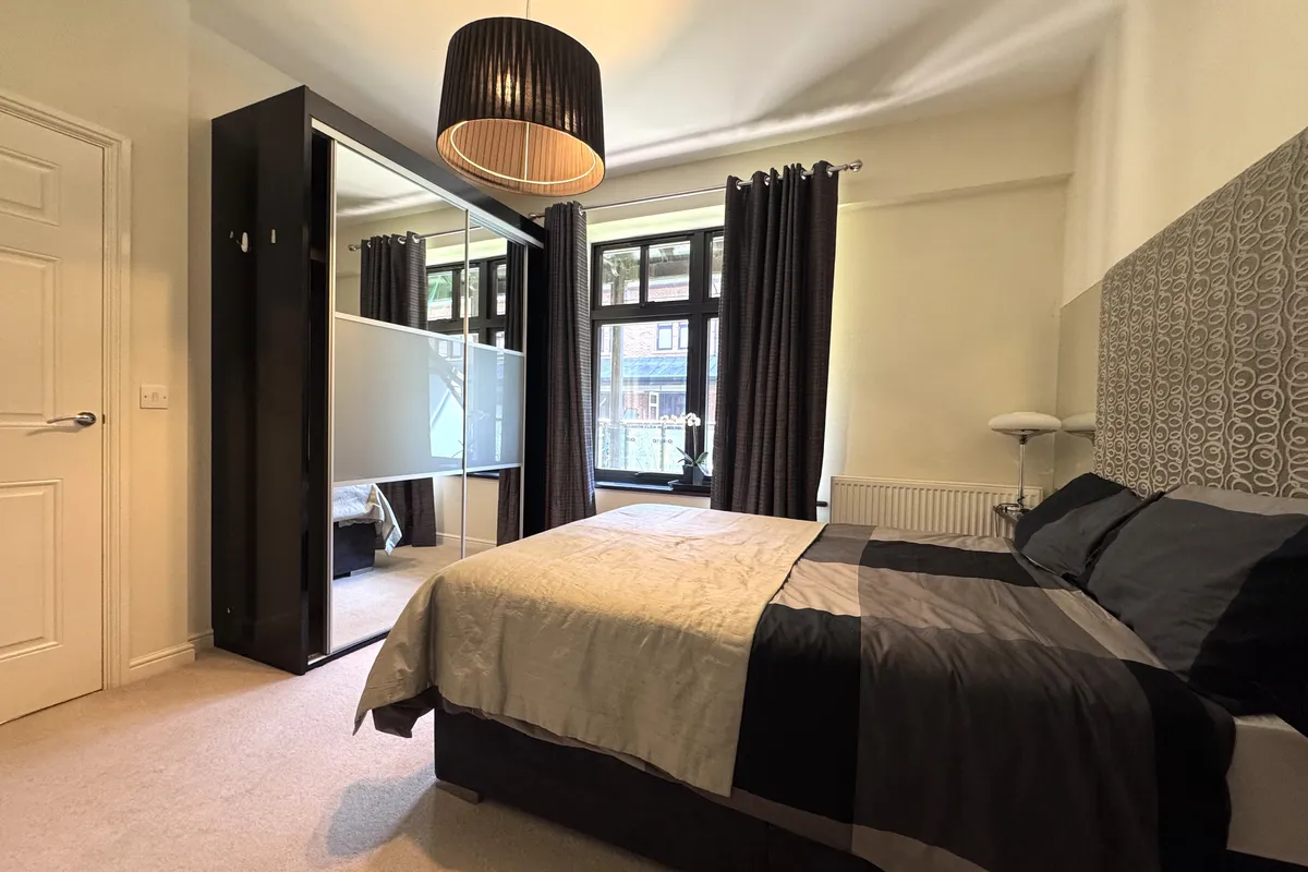 Flat Lockhart Road in Watford