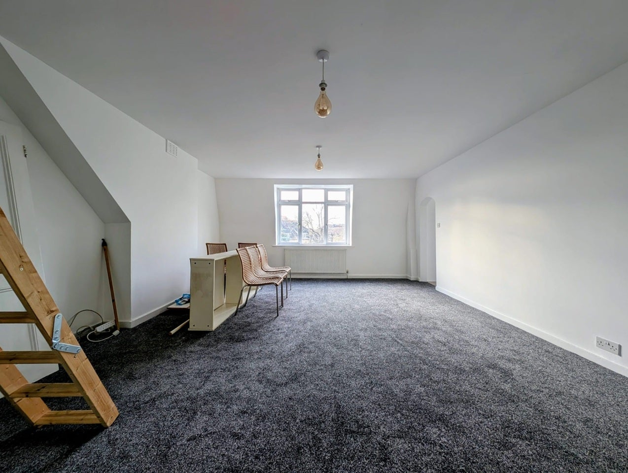 Flat Erpingham Road in Greater London
