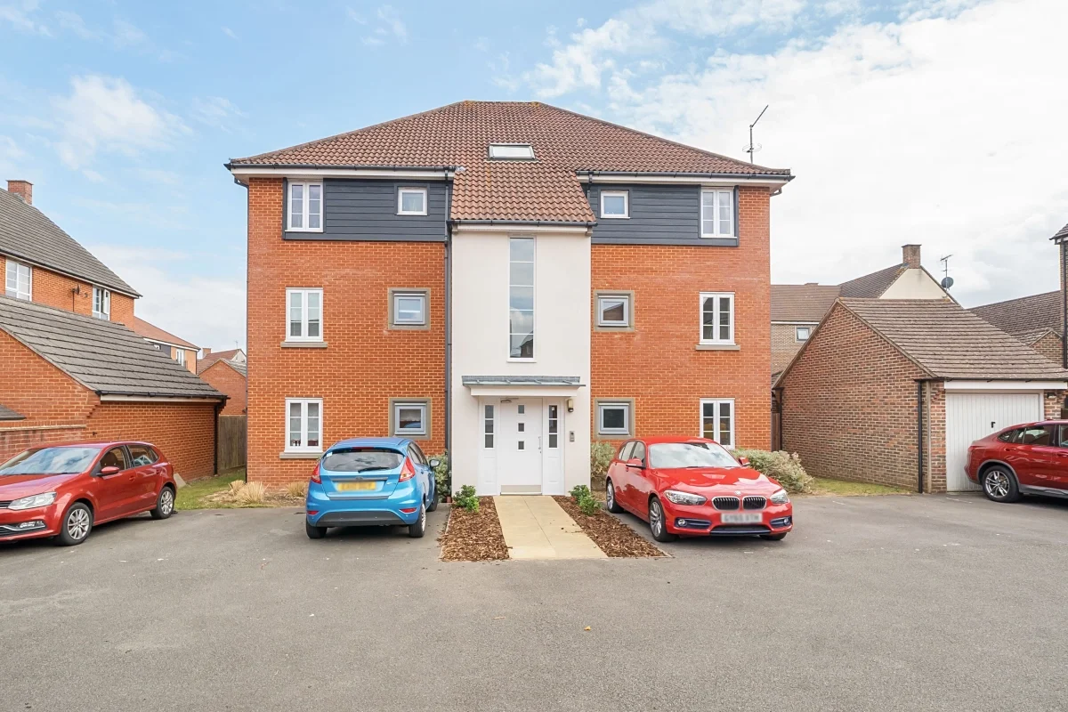 Flat Appleton Drive in Basingstoke and Deane