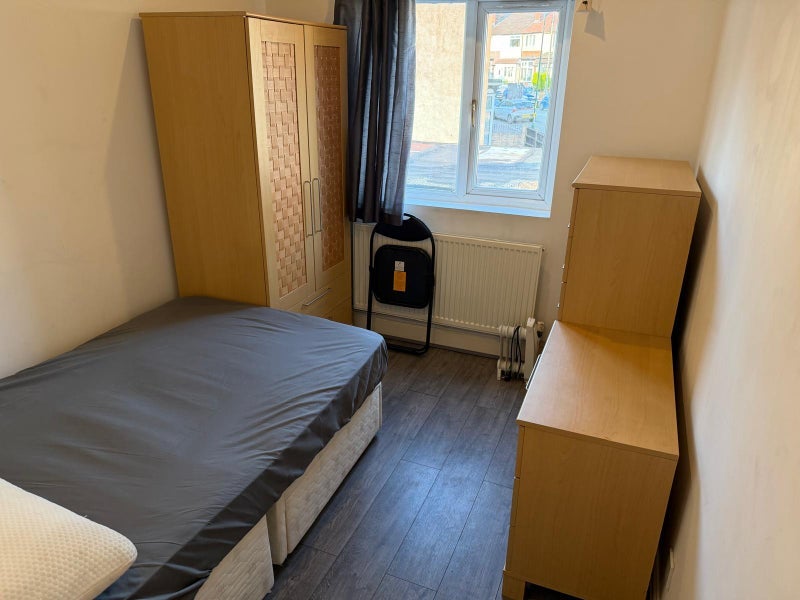 Room Doidge Road in Birmingham