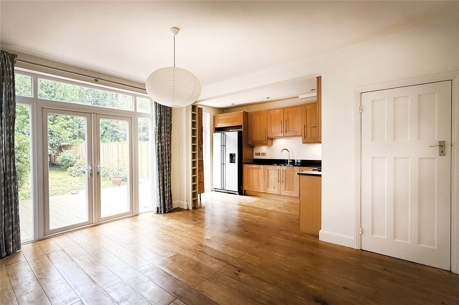 Flat Oakfield Gardens in Greater London