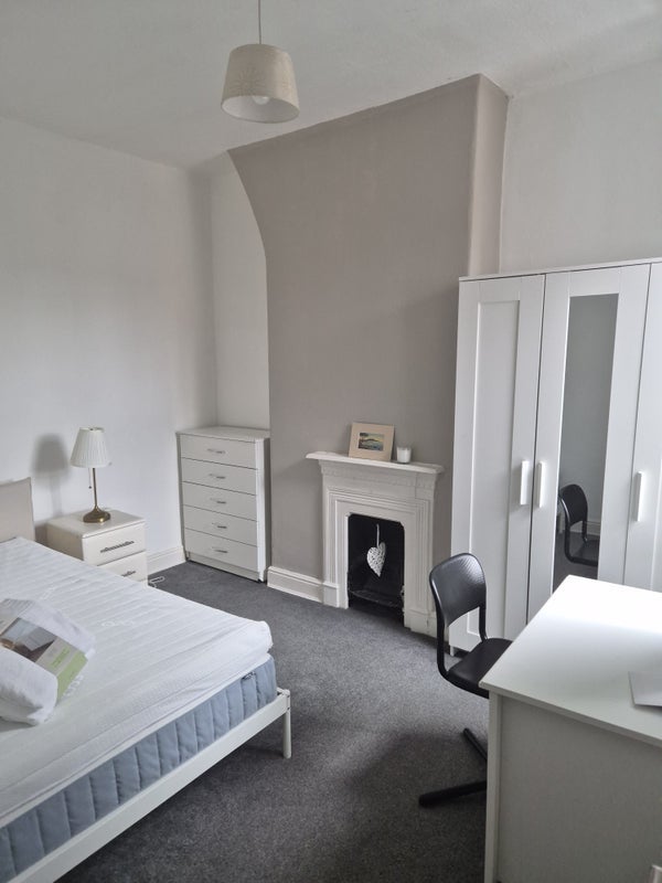 Room Haworth Road in Manchester