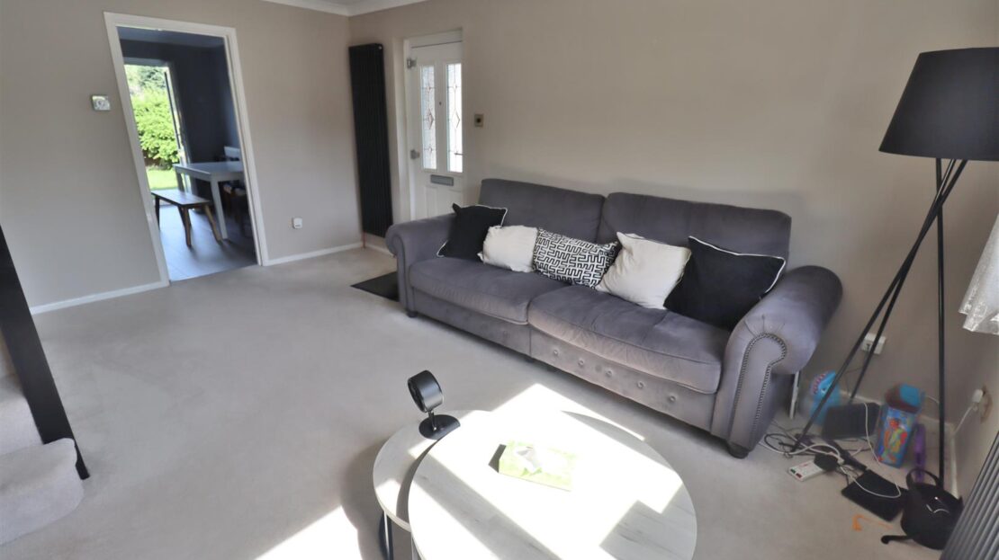 Flat Chequers Close in East Hertfordshire
