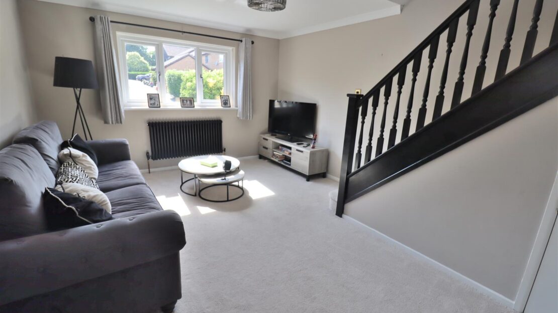 Flat Chequers Close in East Hertfordshire