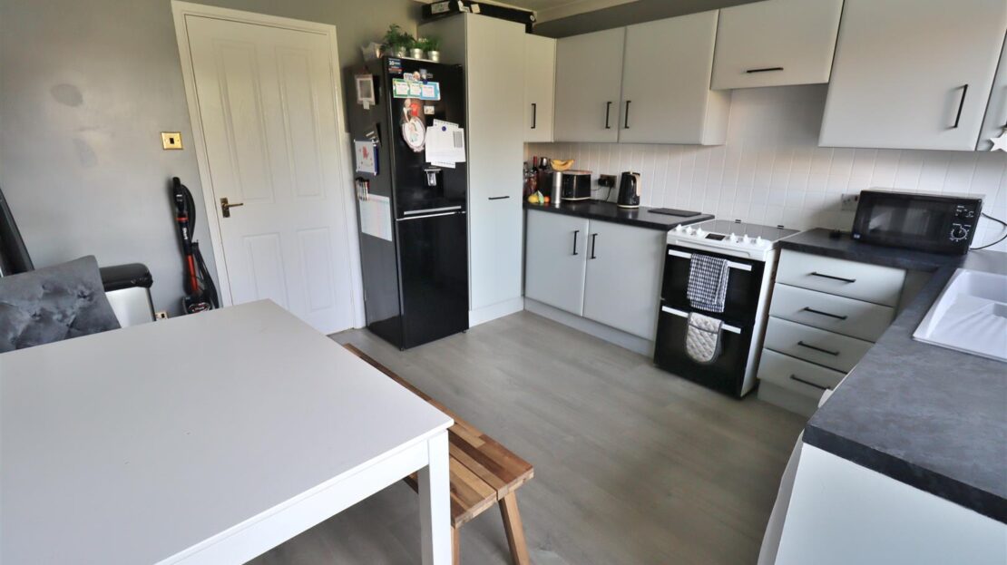 Flat Chequers Close in East Hertfordshire