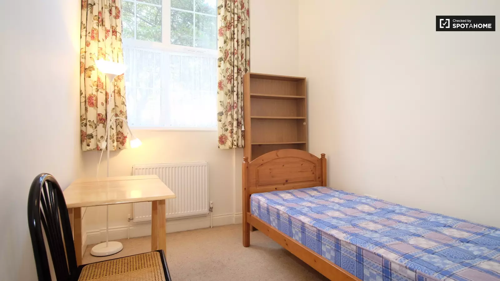 Flat Cooper Road in Greater London