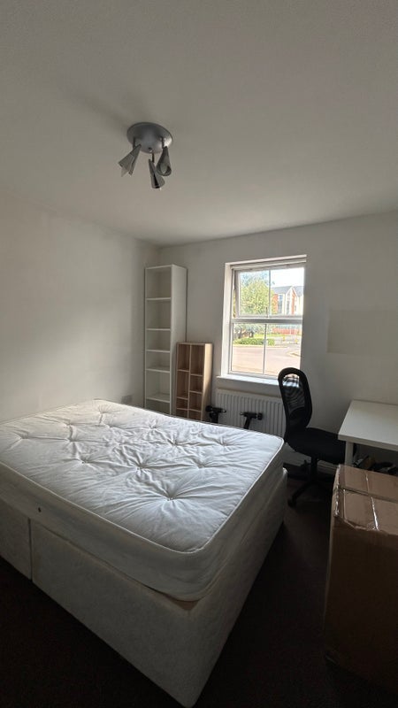 Room Wright Way in Bristol