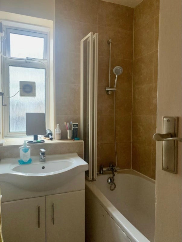 Room Patmore Street in Greater London